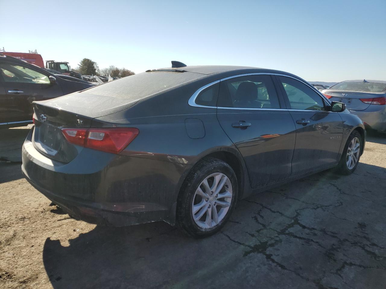 2018 Chevrolet Malibu - Image 3