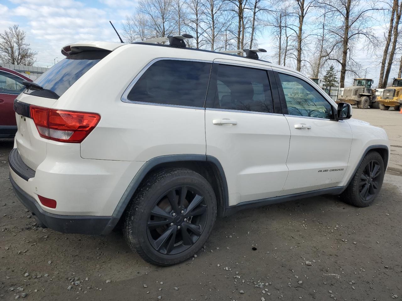 2012 Jeep Grand Cherokee - Image 3