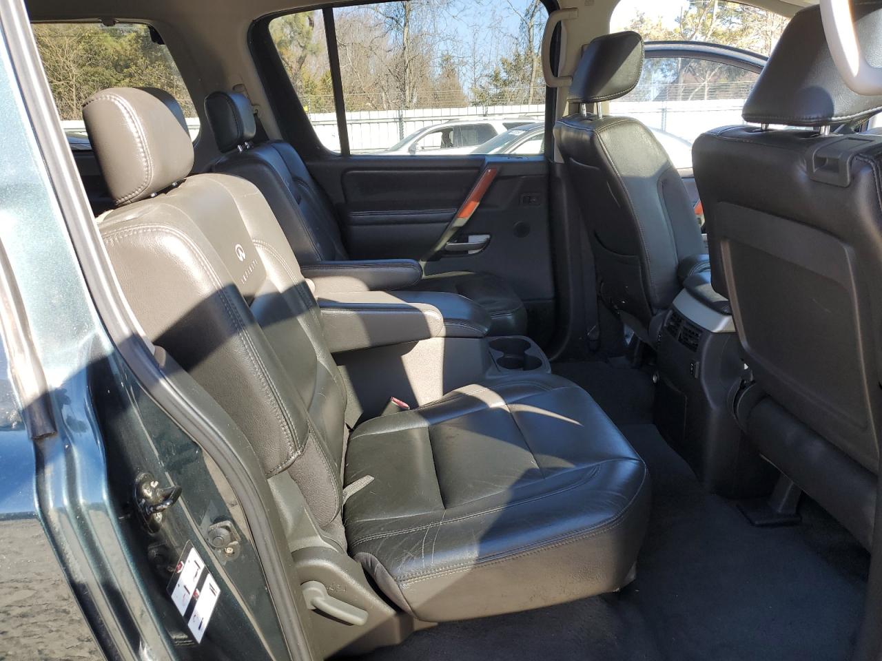 2005 Infiniti QX56 - Image 12