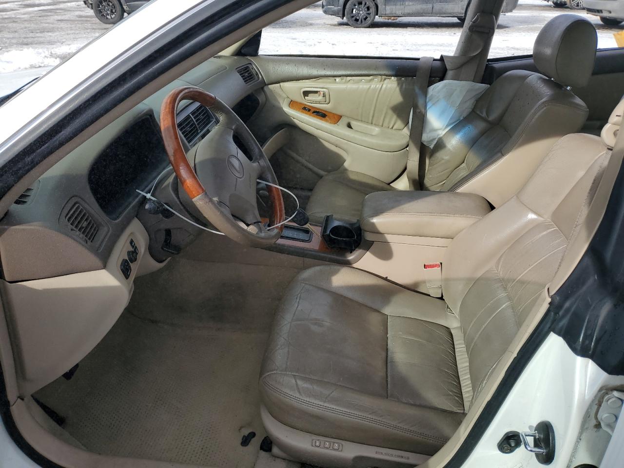 2000 Lexus ES - Image 7