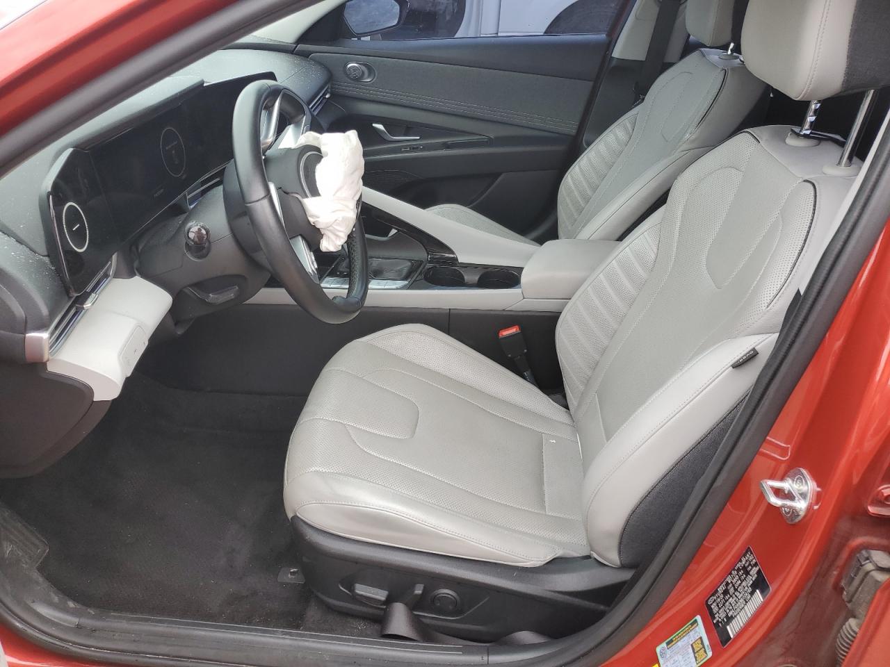 2021 Hyundai Elantra - Image 7
