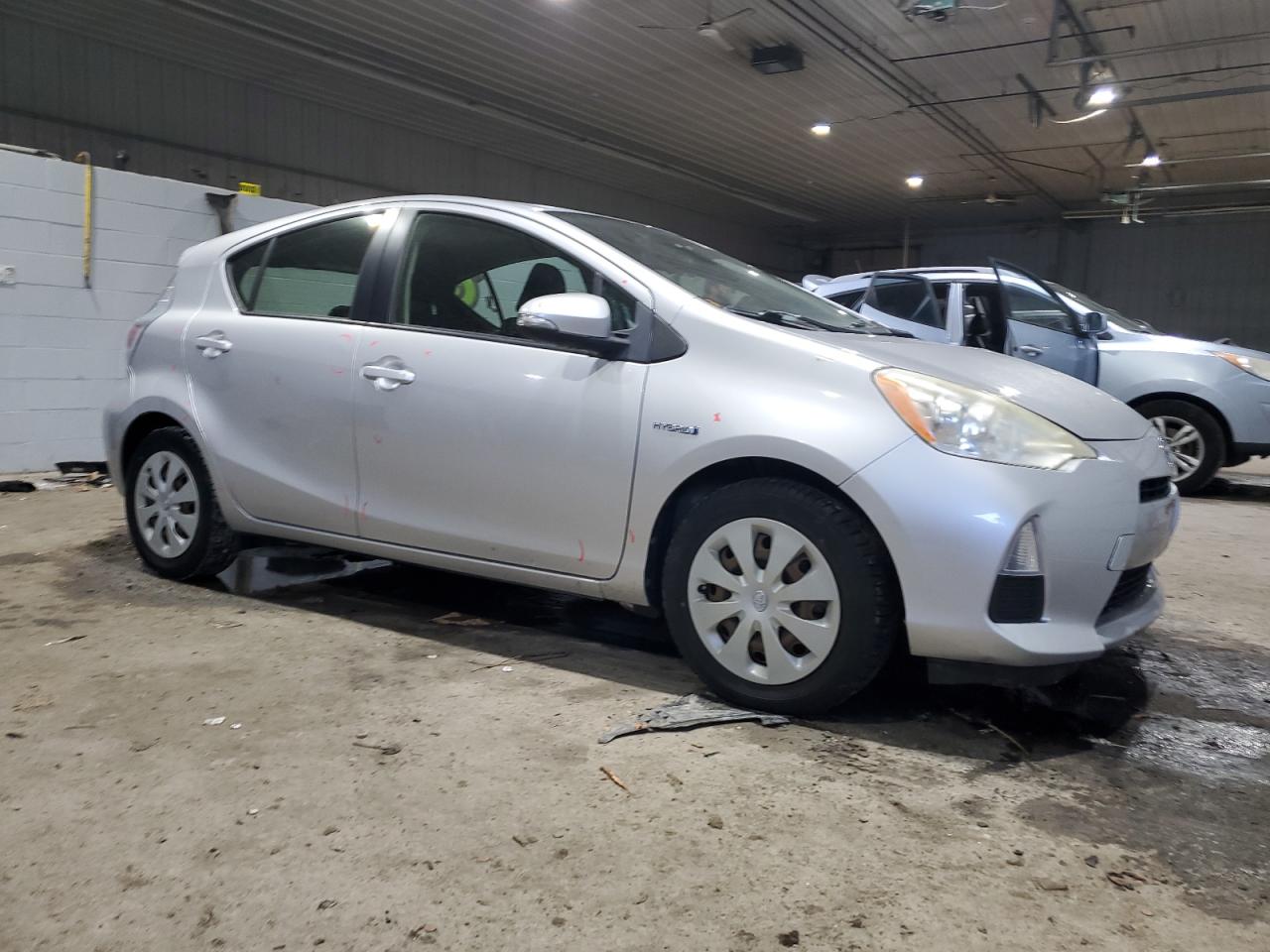 2013 Toyota Prius - Image 4