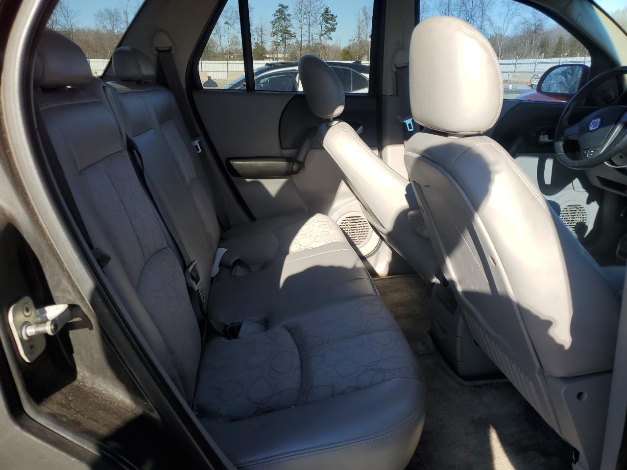 2005 Saturn VUE - Image 11