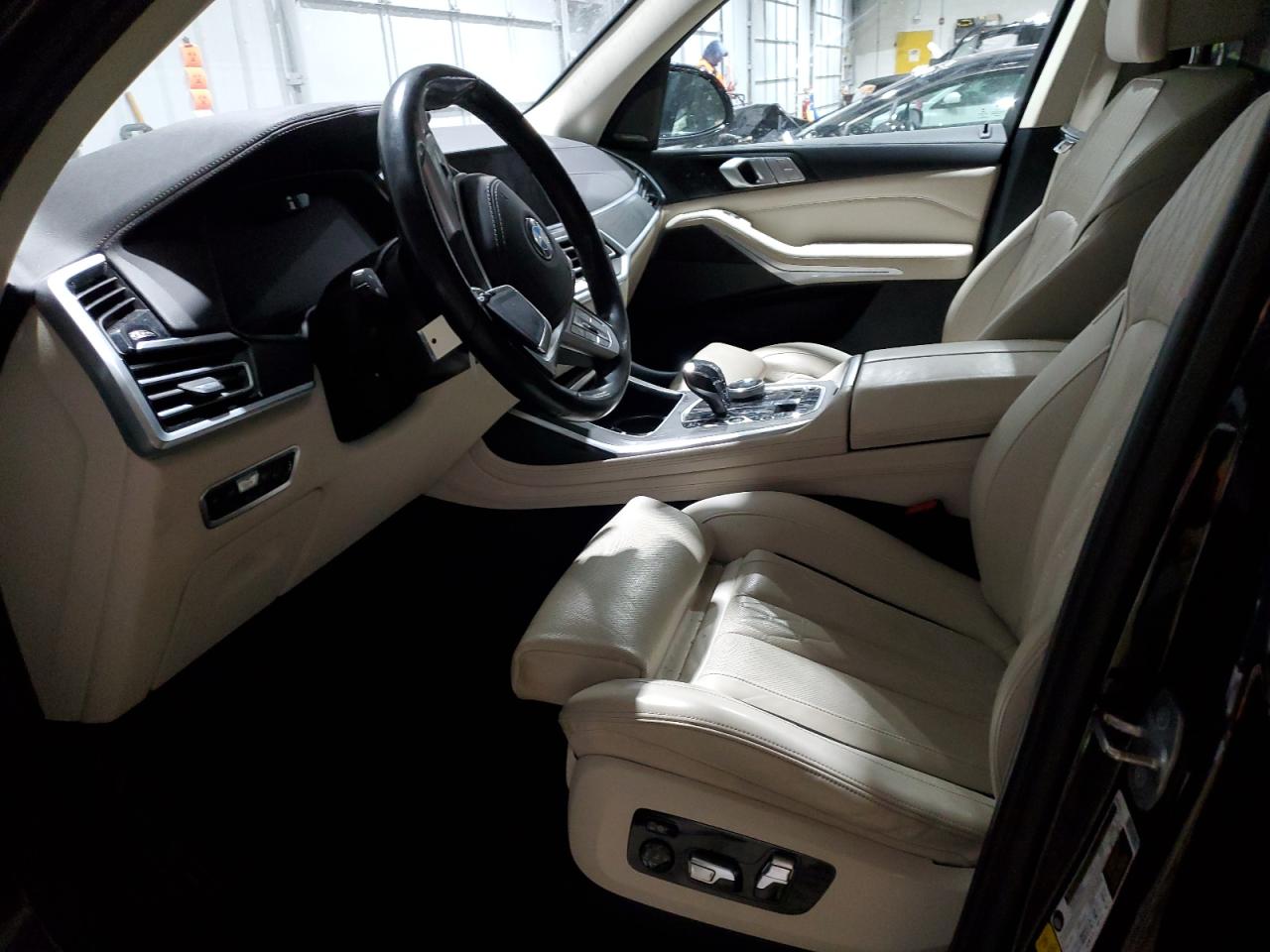2020 BMW X7 - Image 7