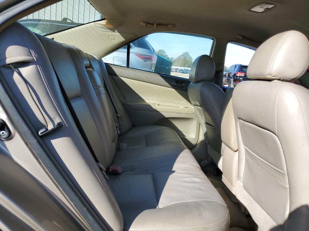 2004 Toyota Camry - Image 10