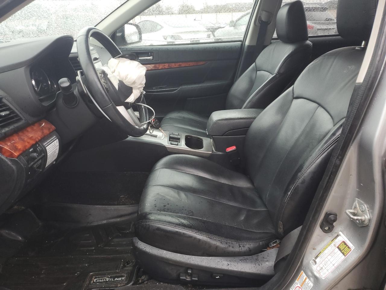 2010 Subaru Outback - Image 7