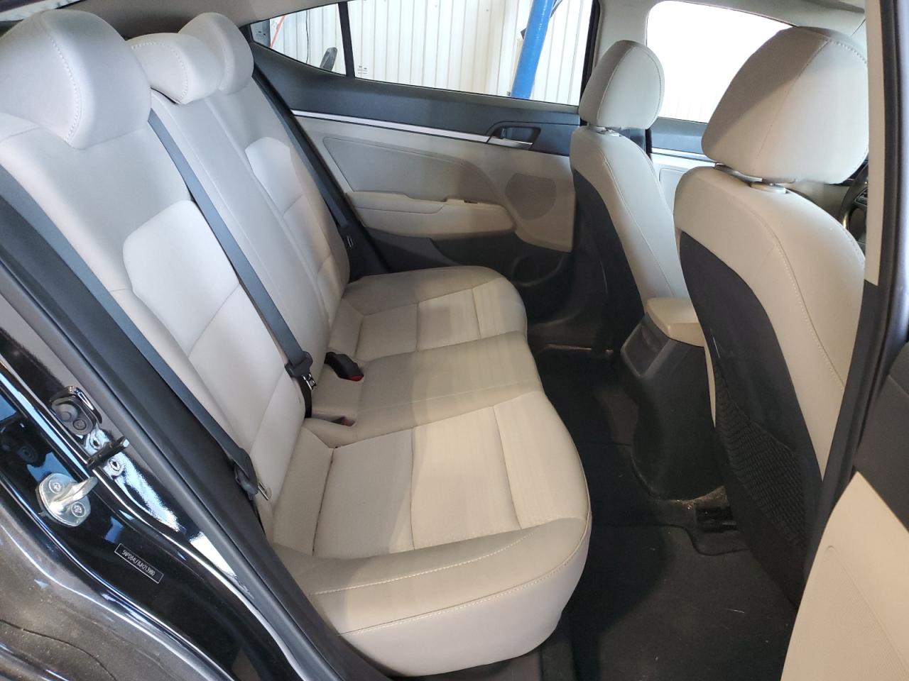 2018 Hyundai Elantra - Image 10