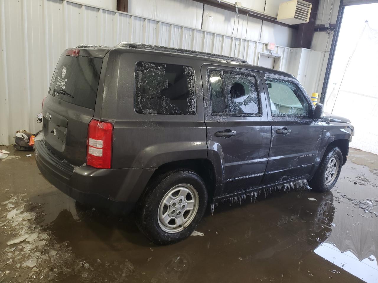 2017 Jeep Liberty (Patriot) - Image 3