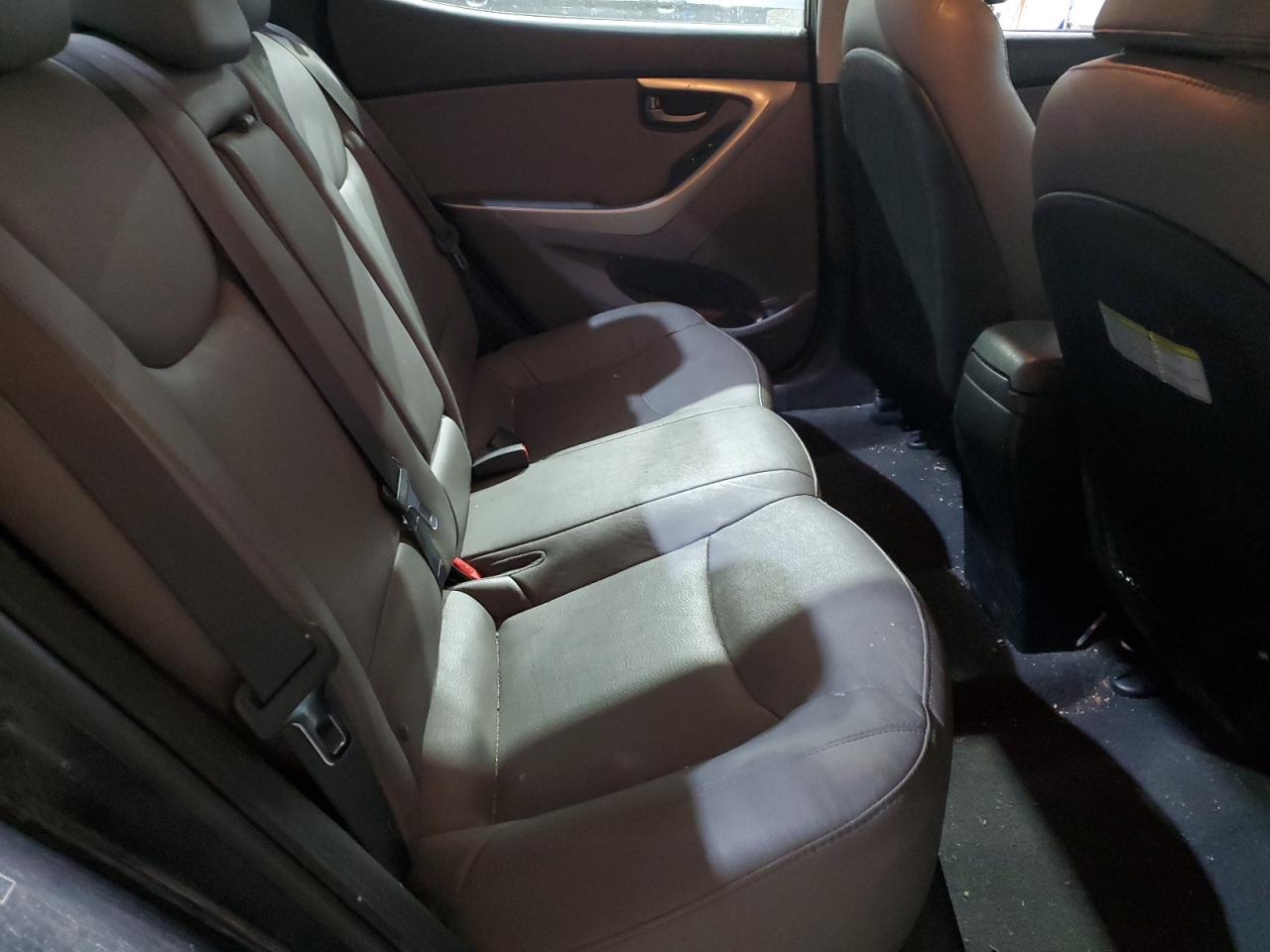 2013 Hyundai Elantra - Image 10