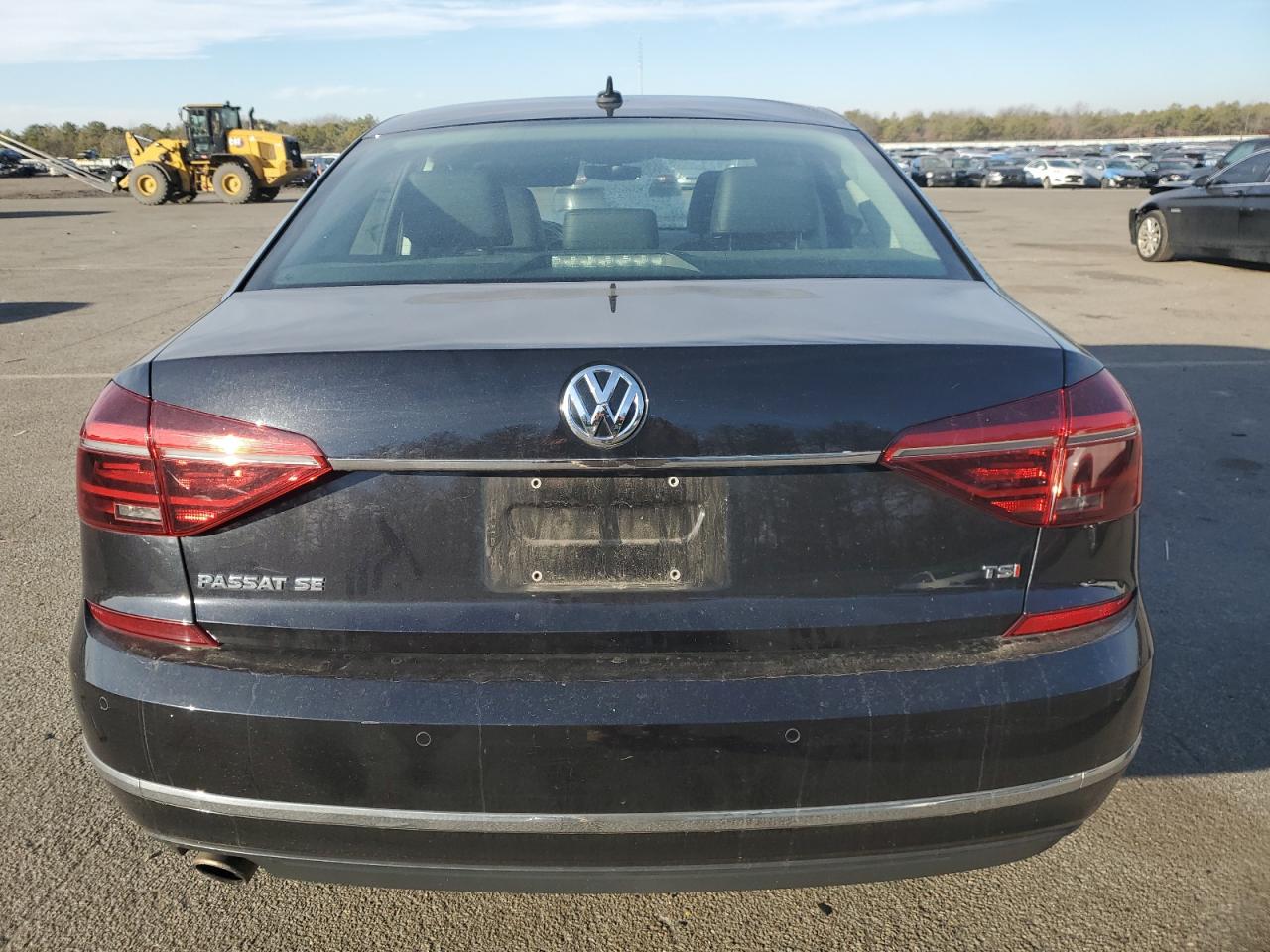 2017 Volkswagen Passat - Image 6
