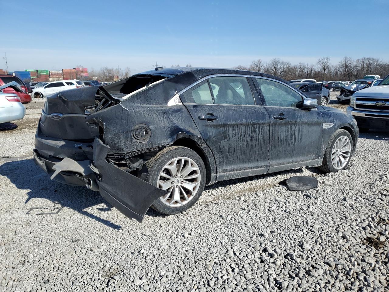 2016 Ford Taurus - Image 3