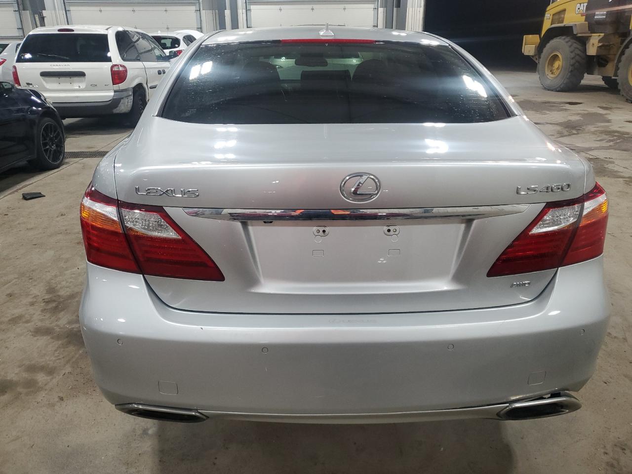 2010 Lexus LS - Image 6