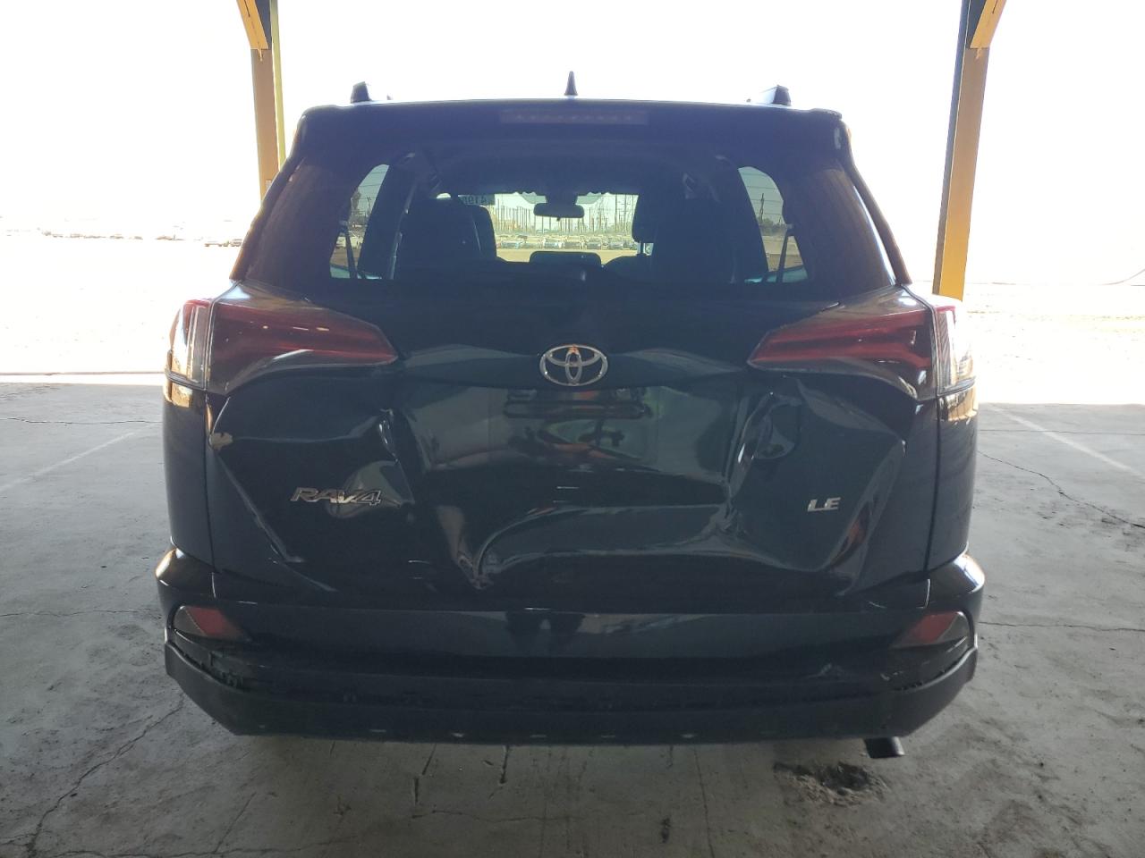 2018 Toyota RAV 4 - Image 6