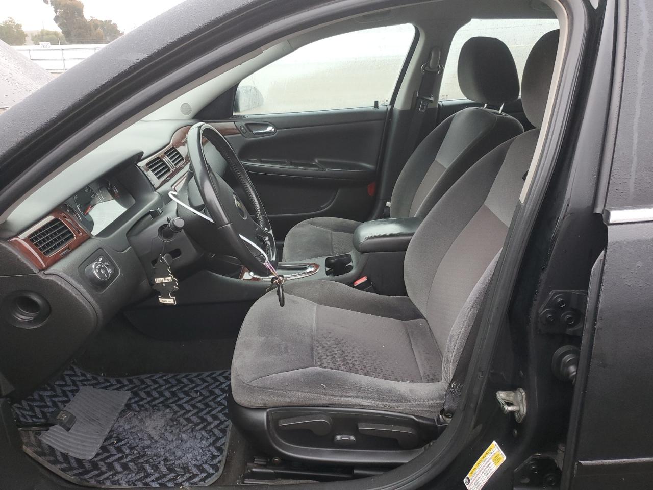 2010 Chevrolet Impala - Image 7