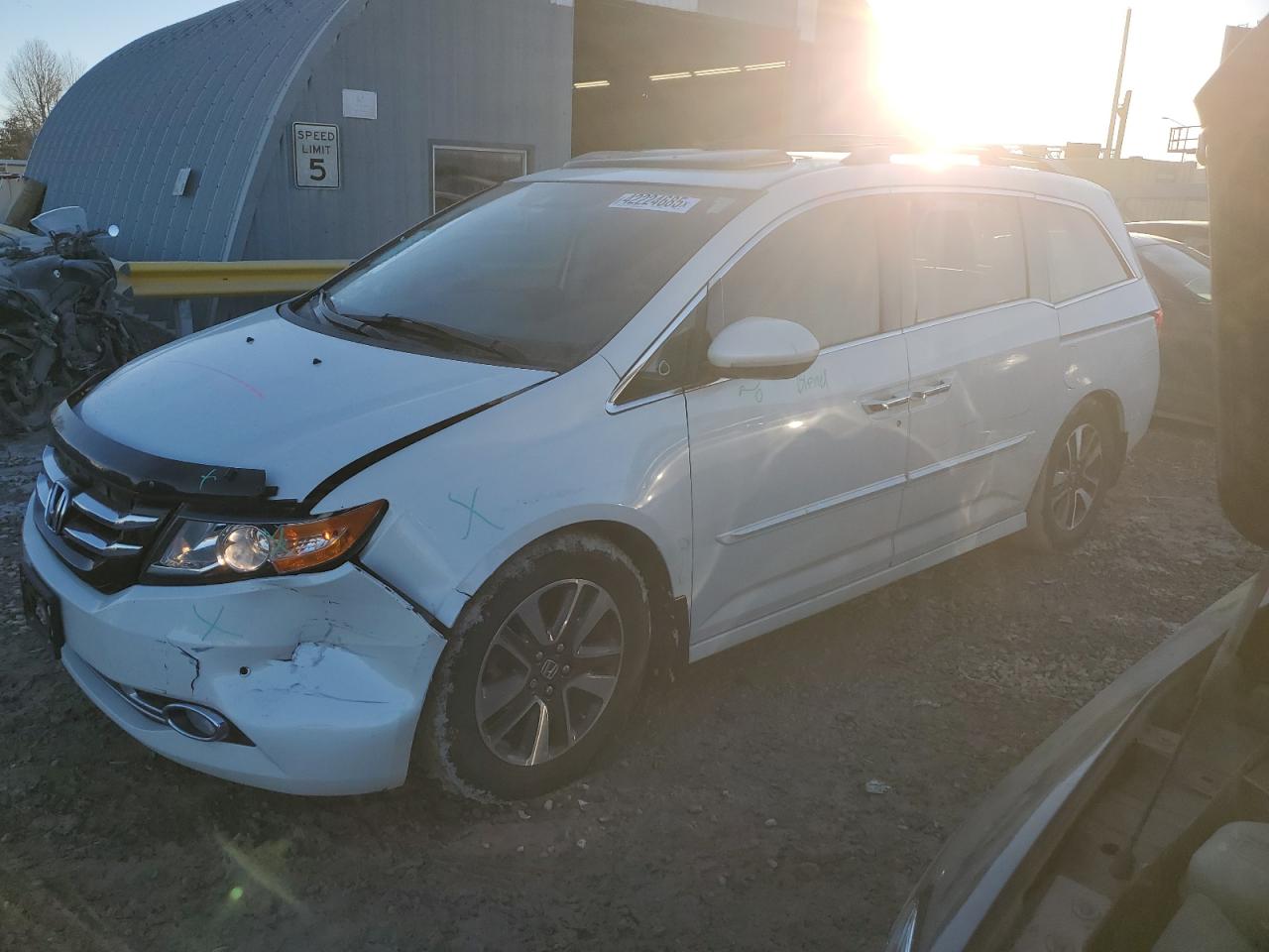 2015 Honda Odyssey Touring на продаже в Wichita, KS - Front End