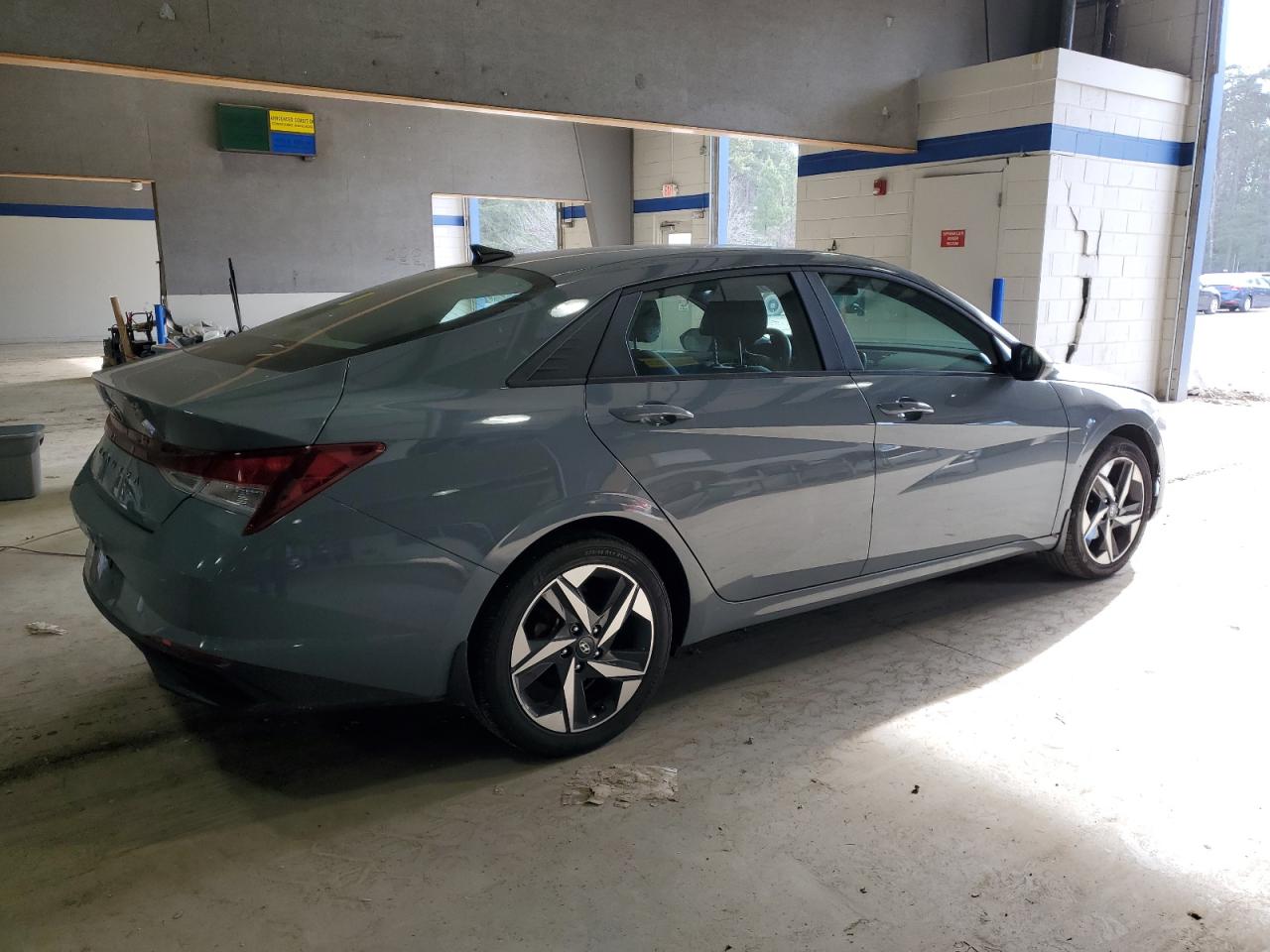 2023 Hyundai Elantra - Image 3