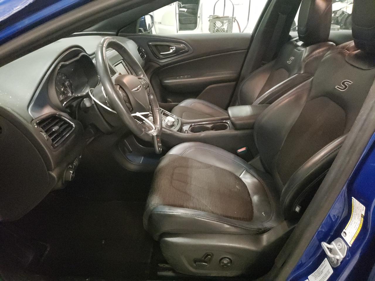 2015 Chrysler 200 - Image 7