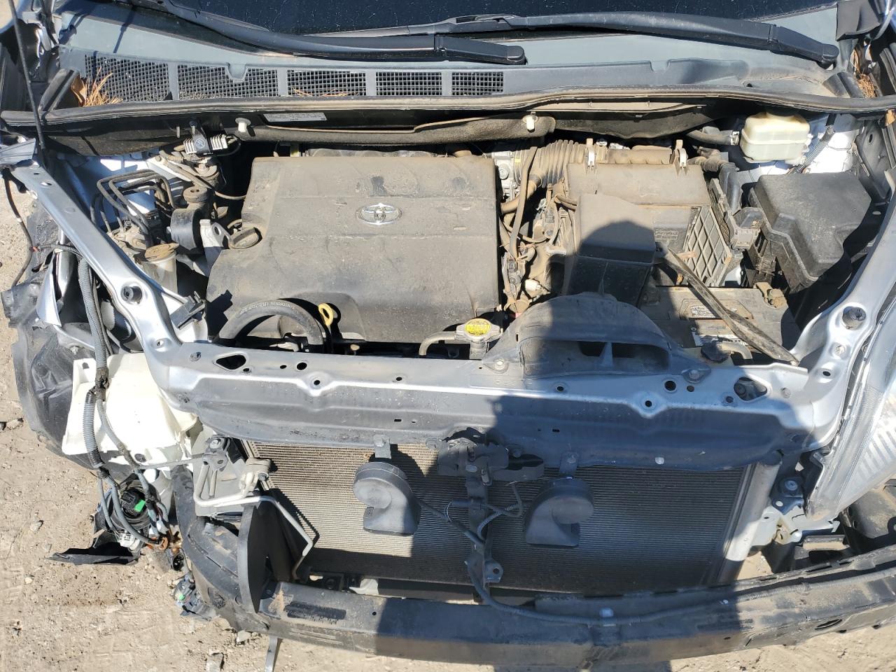 2015 Toyota Sienna - Image 13