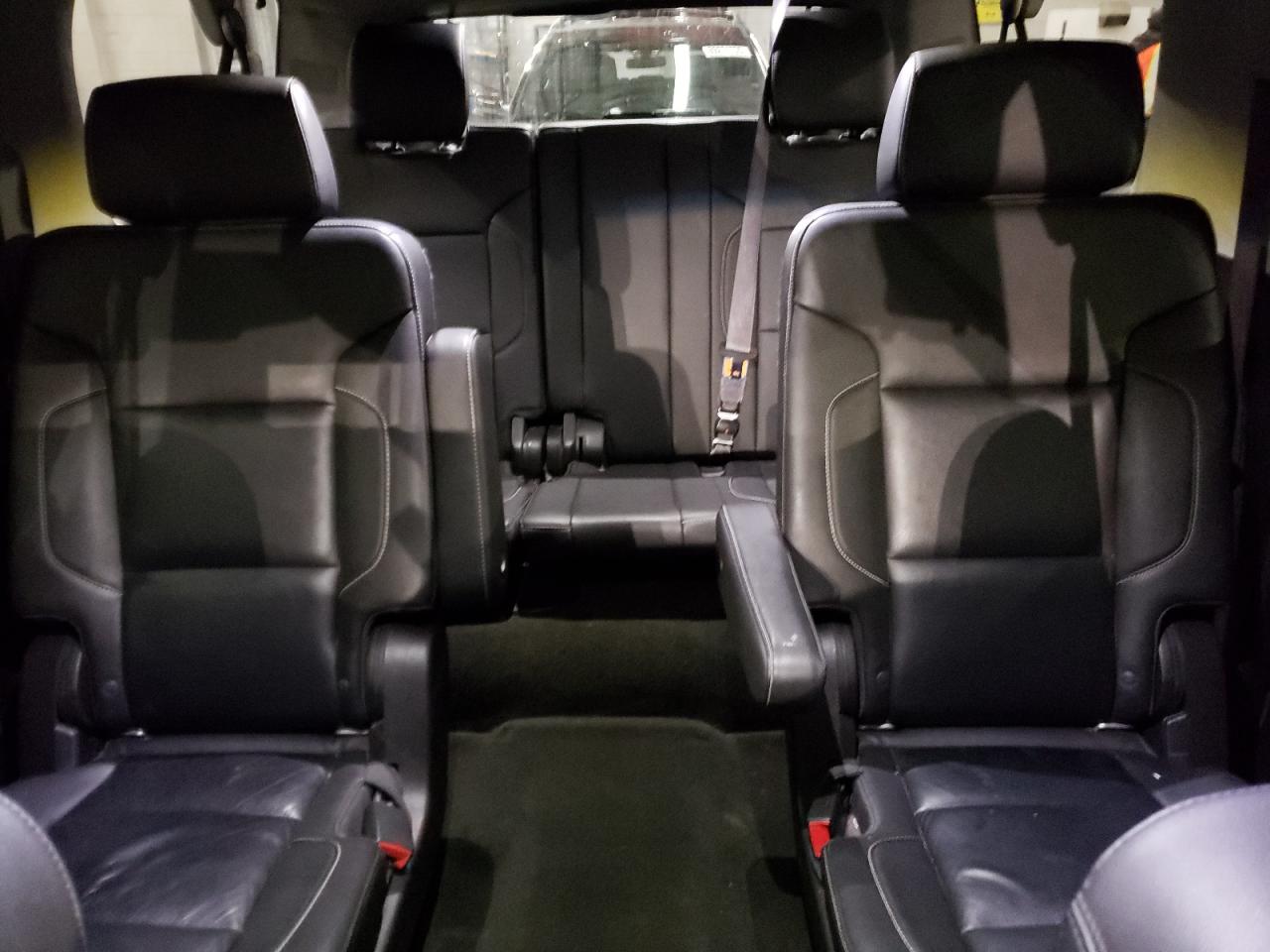 2016 Chevrolet Suburban - Image 10