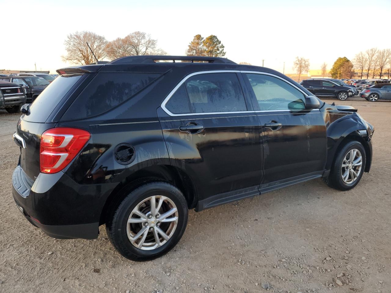 2017 Chevrolet Equinox - Image 3