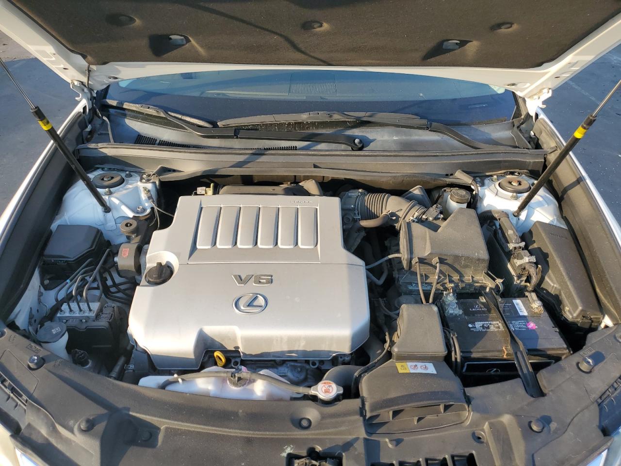 2017 Lexus ES - Image 11