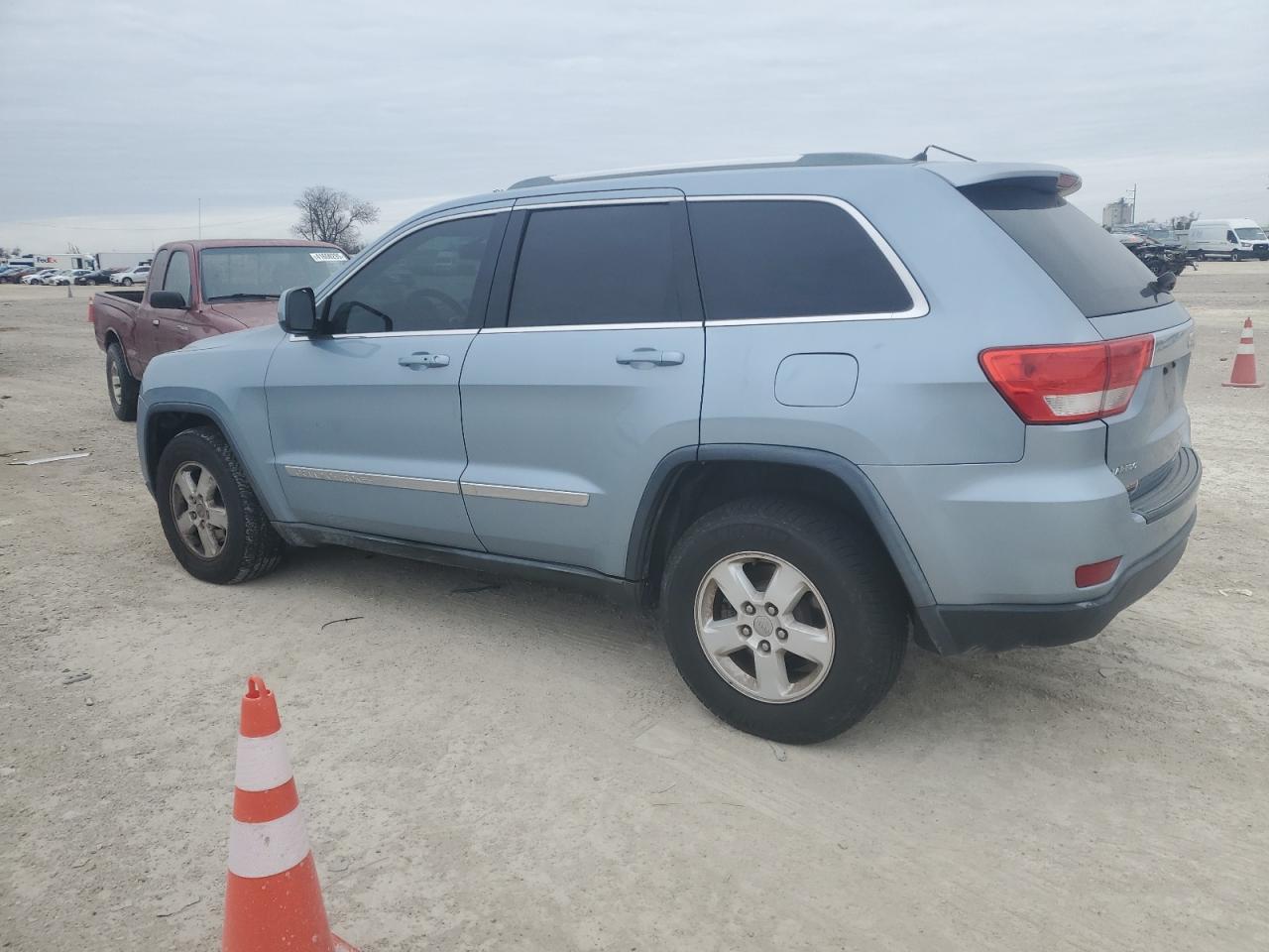 2012 Jeep Grand Cherokee - Image 2