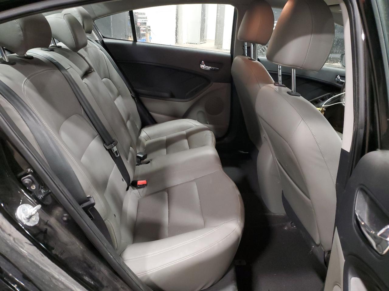 2016 Kia Forte - Image 10