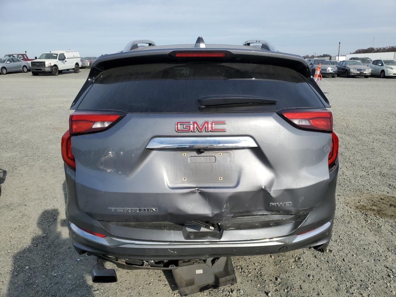 2018 GMC Terrain - Image 6