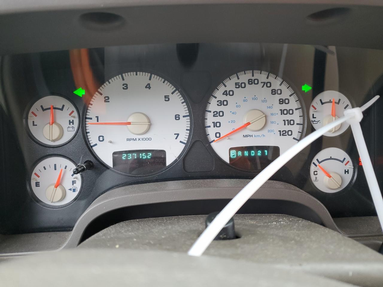 2004 Dodge RAM - Image 9