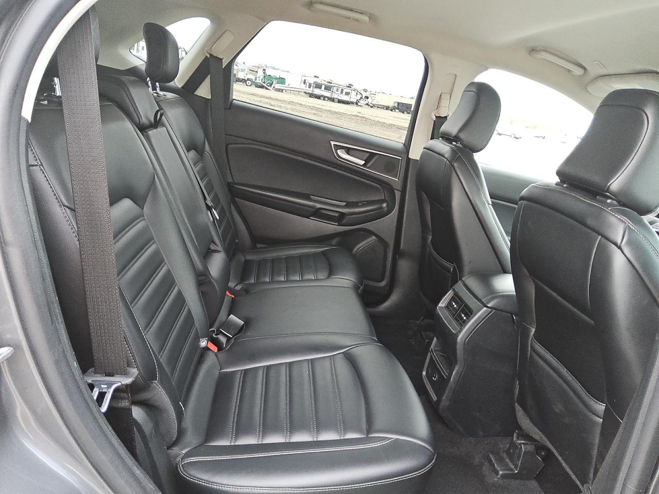 2022 Ford Edge - Image 10