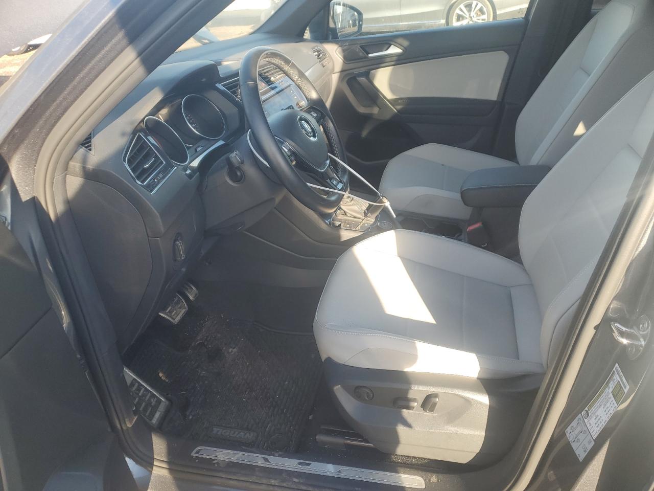 2021 Volkswagen Tiguan - Image 7