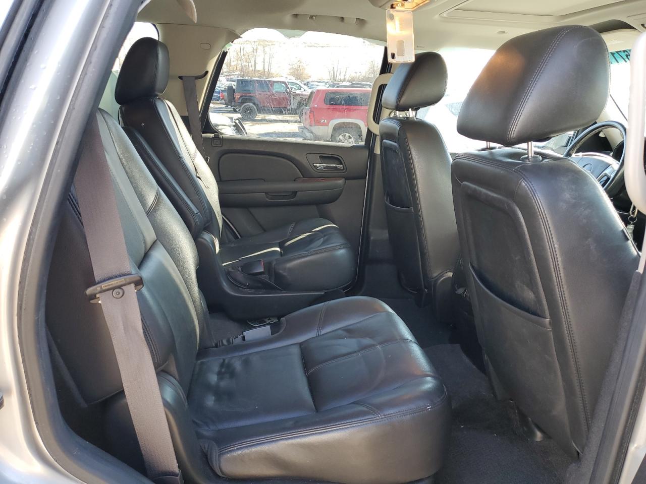 2012 GMC Yukon - Image 11