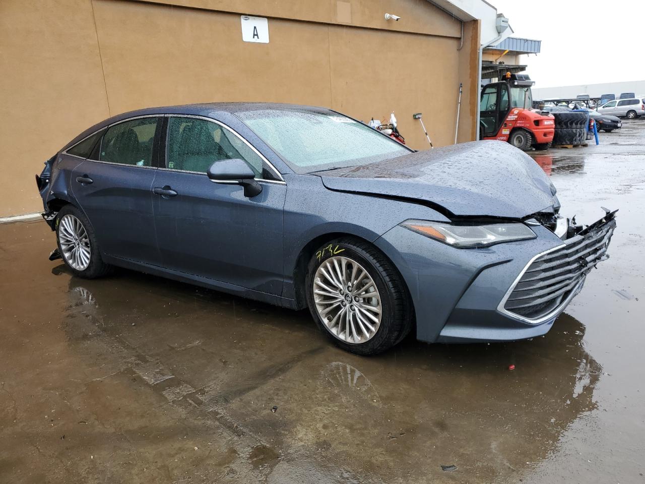 2019 Toyota Avalon - Image 4