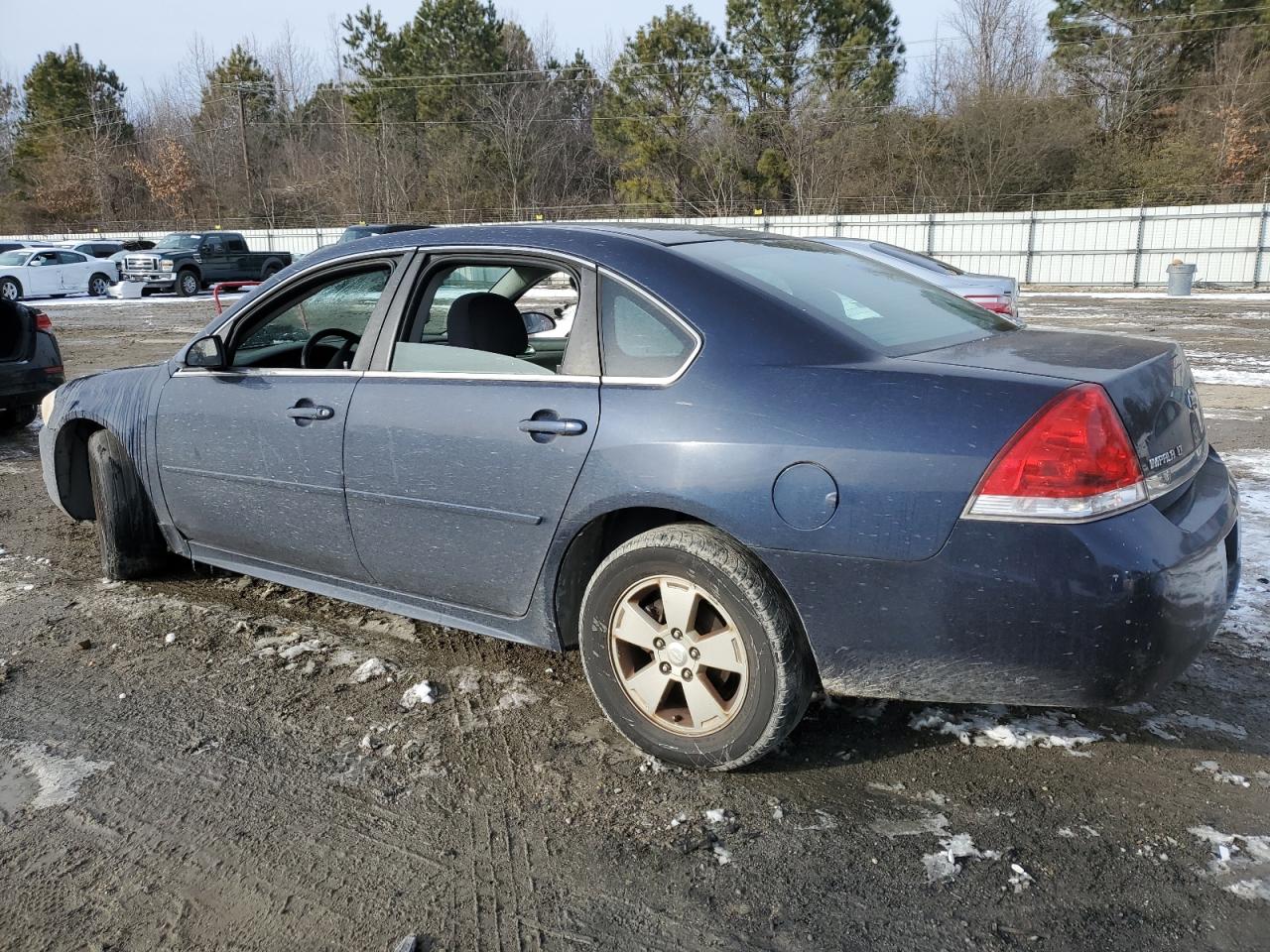 2011 Chevrolet Impala - Image 2
