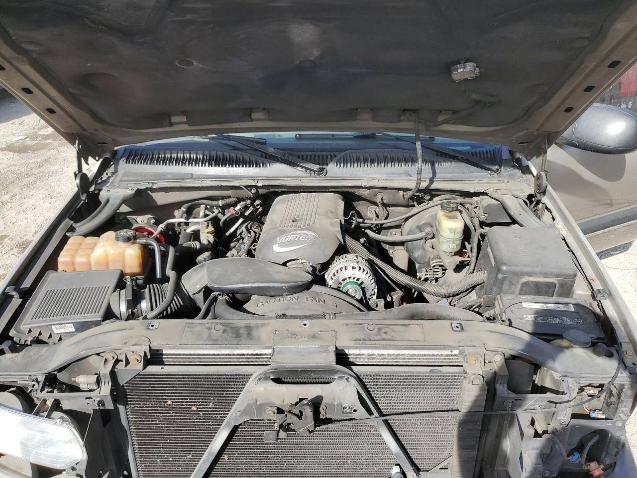 2001 Chevrolet Suburban - Image 12
