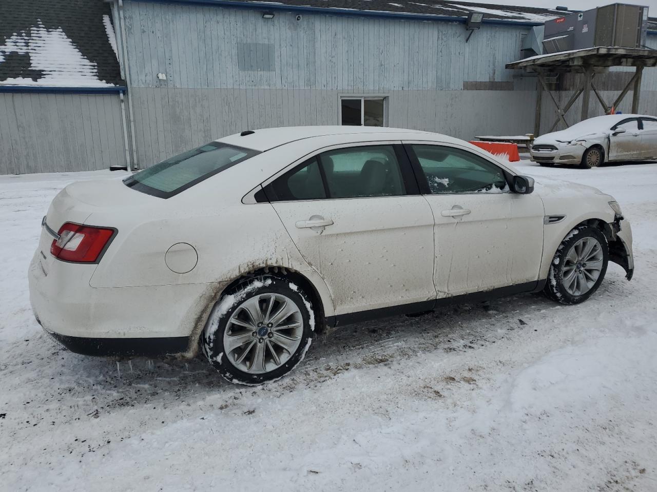 2010 Ford Taurus - Image 3