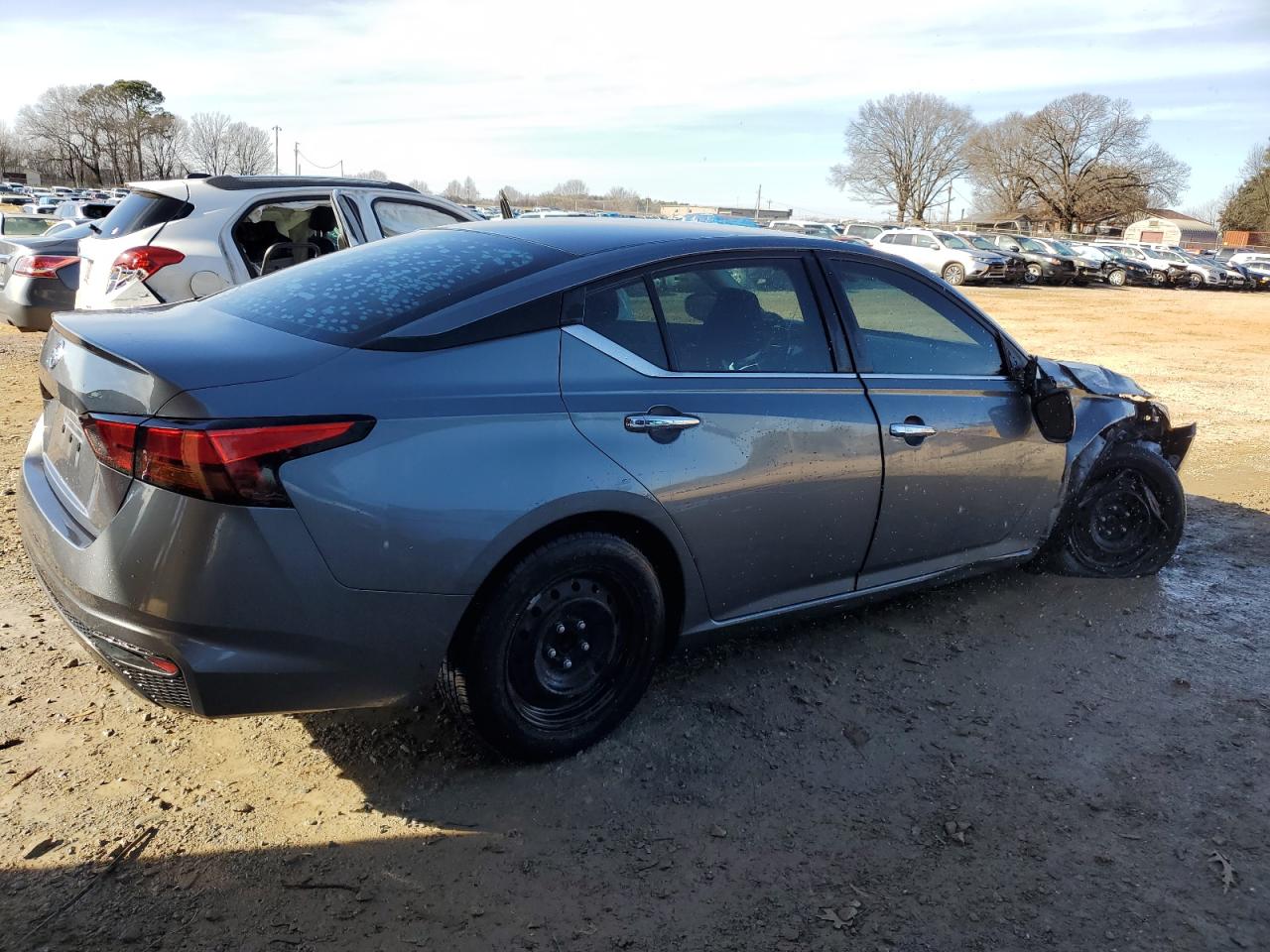 2021 Nissan Altima - Image 3