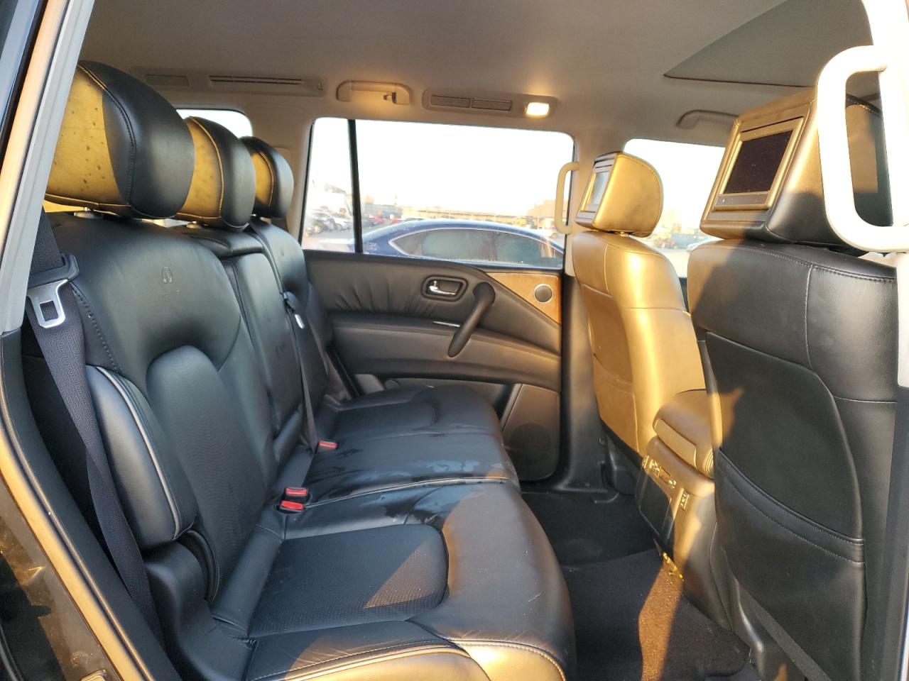 2012 Infiniti QX56 - Image 11