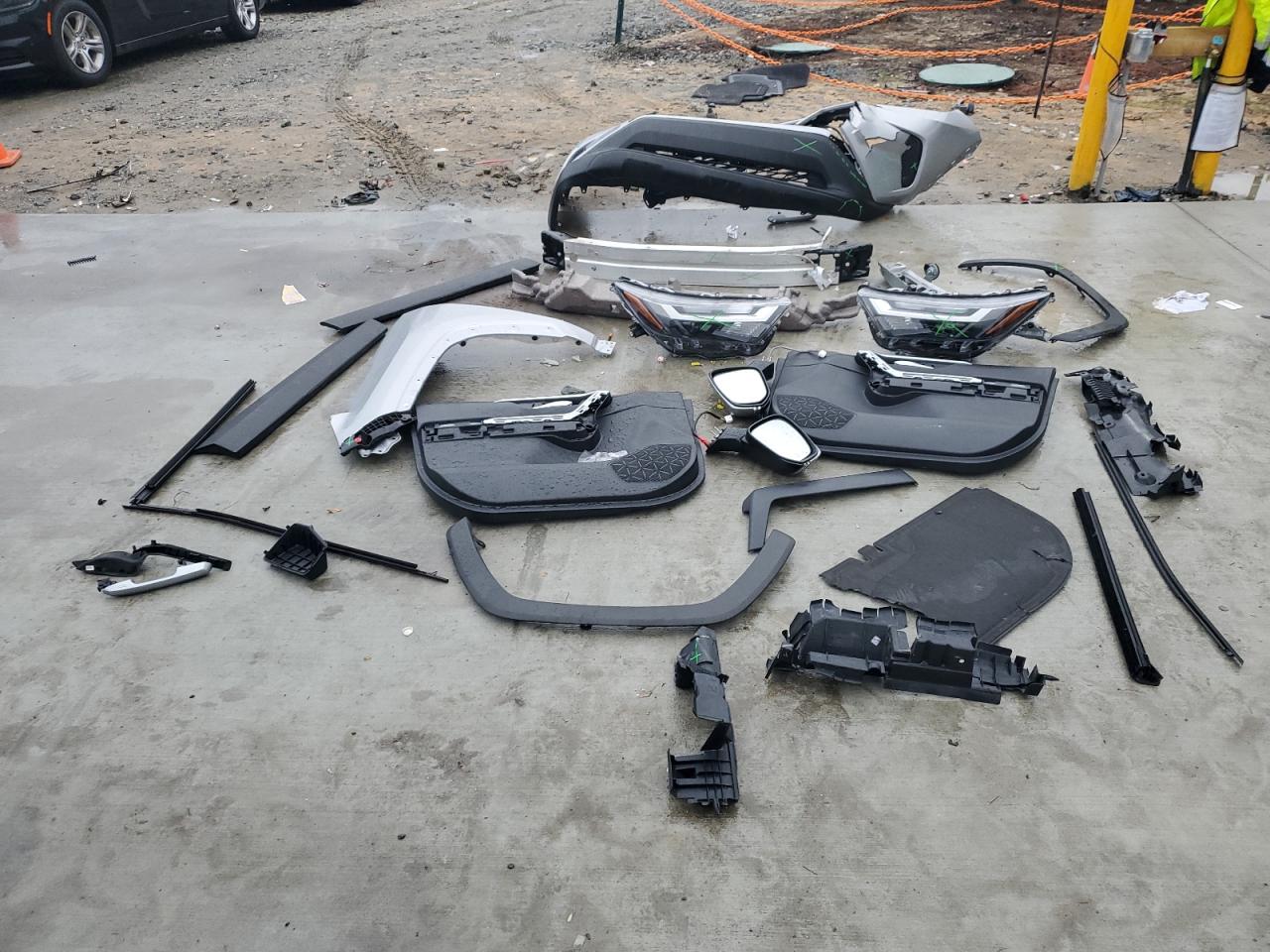 2024 Toyota RAV 4 - Image 13