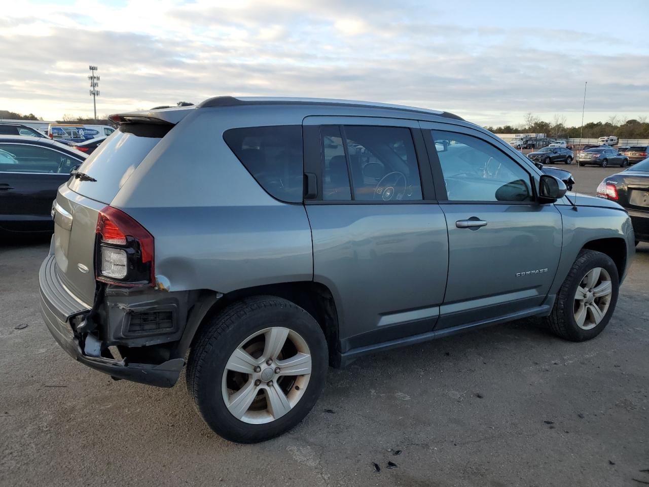 VIN 1C4NJDEB4ED621603 2014 JEEP COMPASS no.3