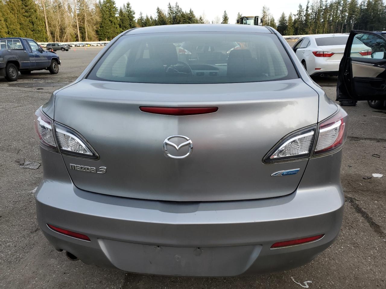 2012 Mazda 3 - Image 6