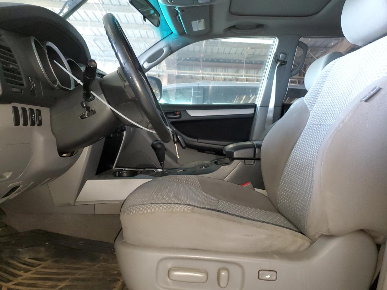 2009 Toyota 4Runner - Image 7