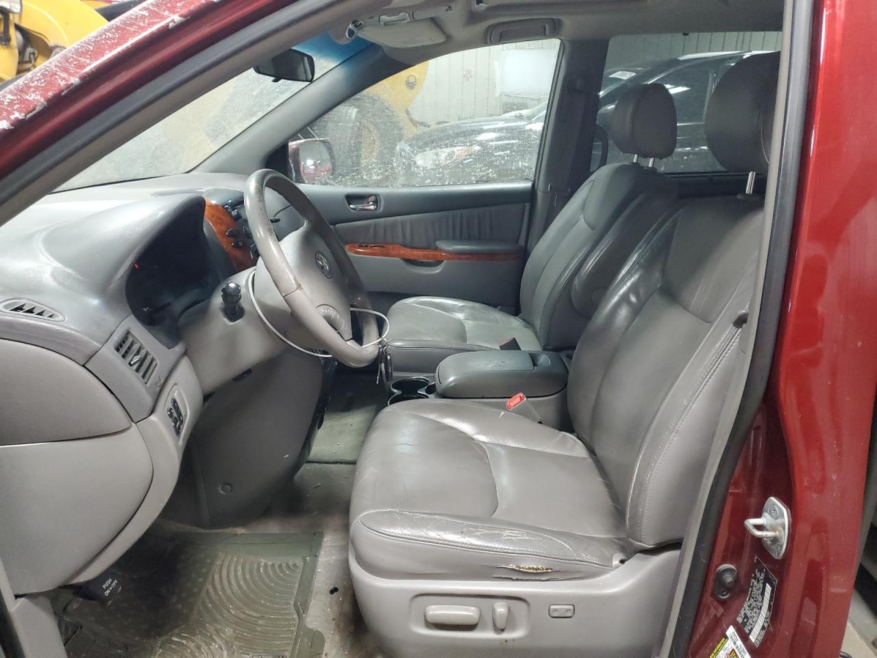 2008 Toyota Sienna - Image 7