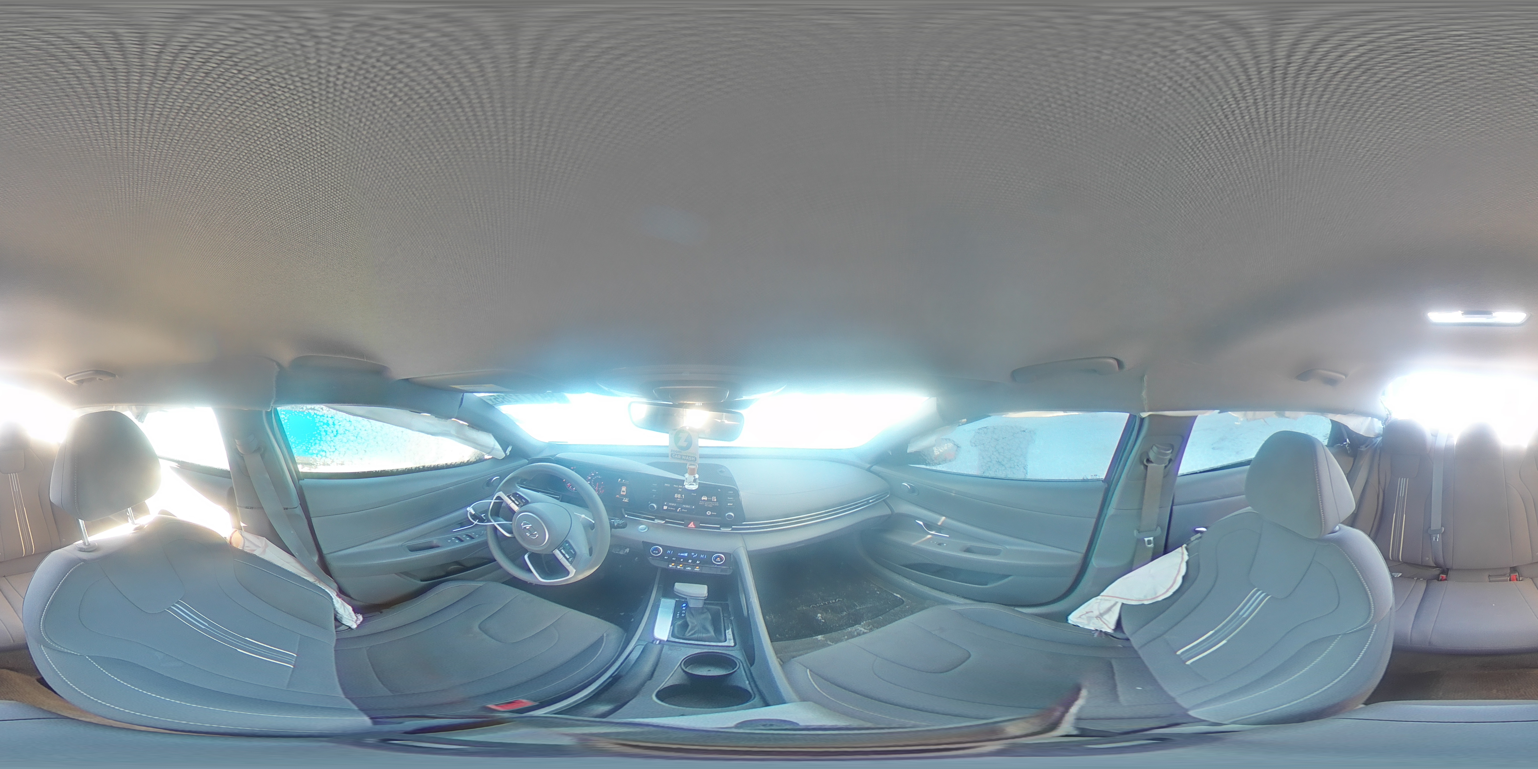 2022 Hyundai Elantra - Image 13