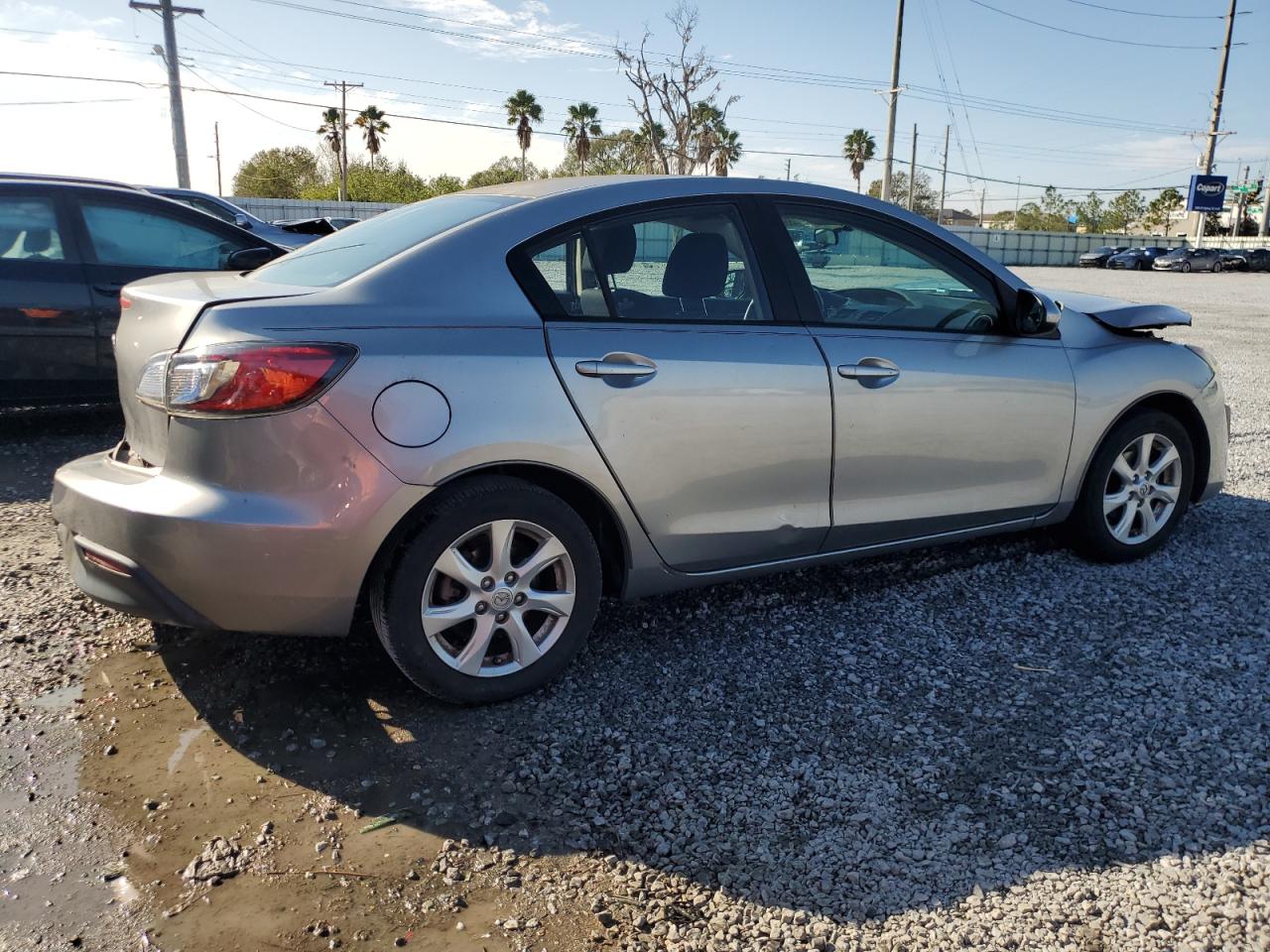 2011 Mazda 3 - Image 3