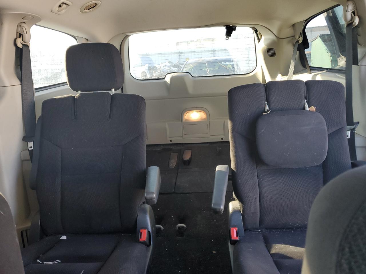 2014 Dodge Caravan - Image 10