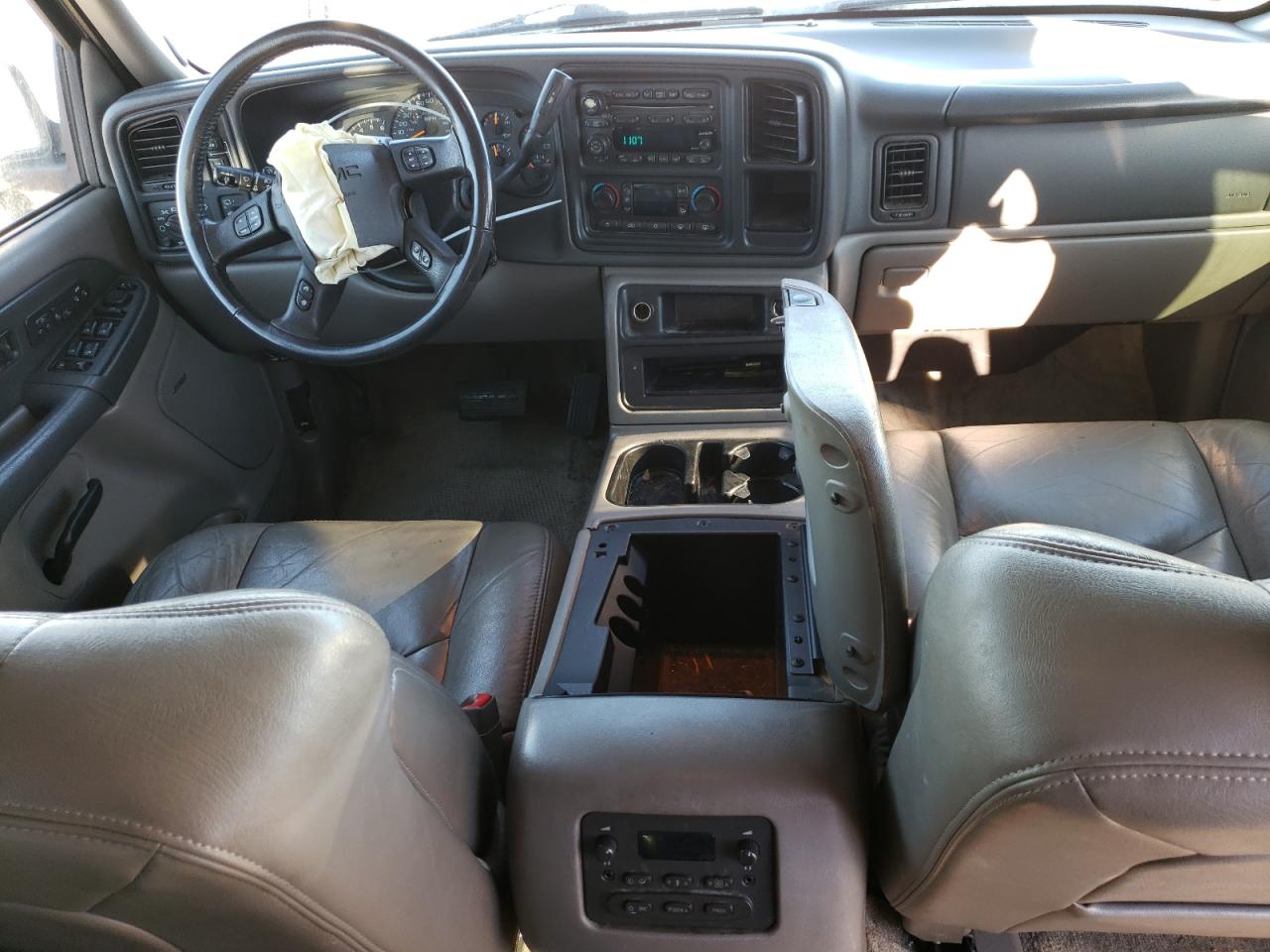 2003 GMC Yukon - Image 8