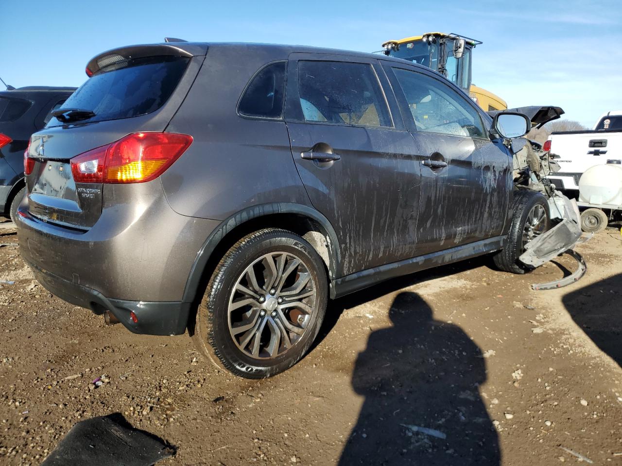 2017 Mitsubishi Outlander - Image 3