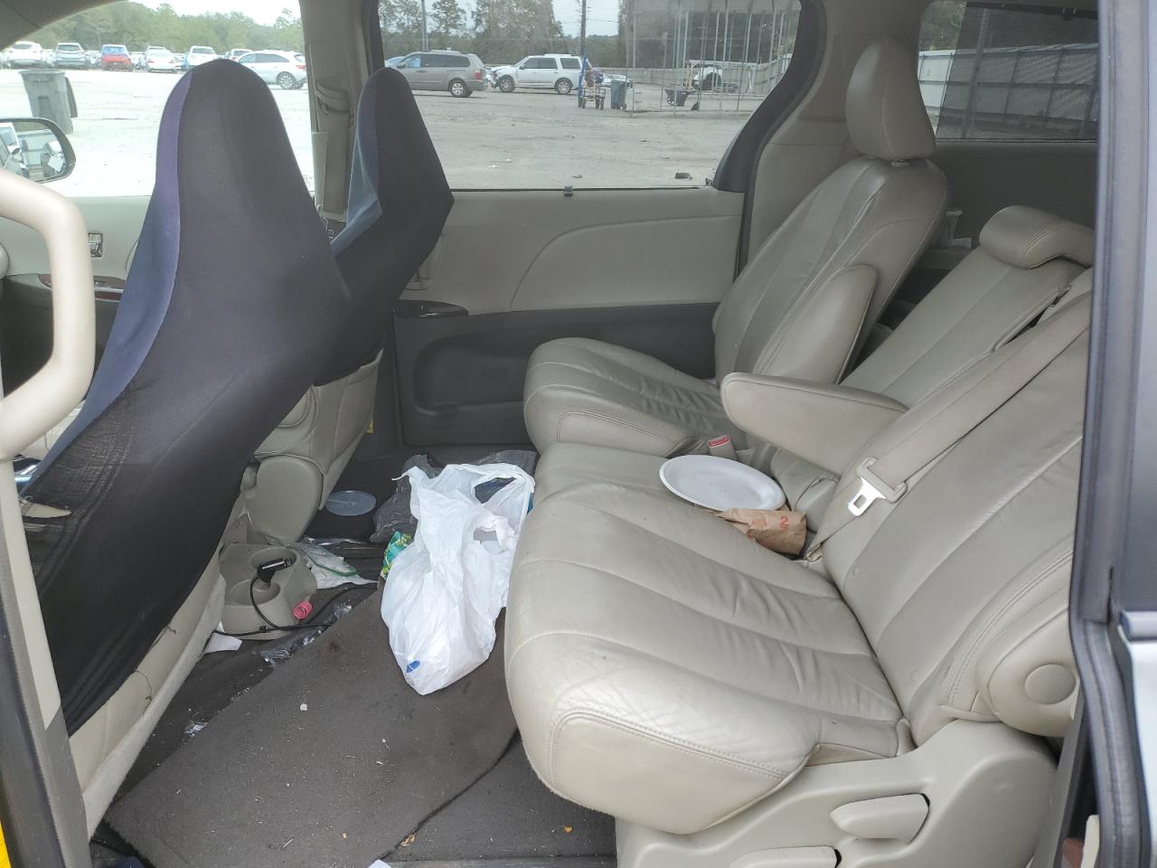 2011 Toyota Sienna Xle VIN: 5TDYK3DC4BS084021 Lot: 86620494