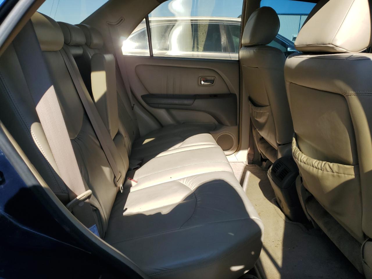 2001 Lexus RX - Image 11